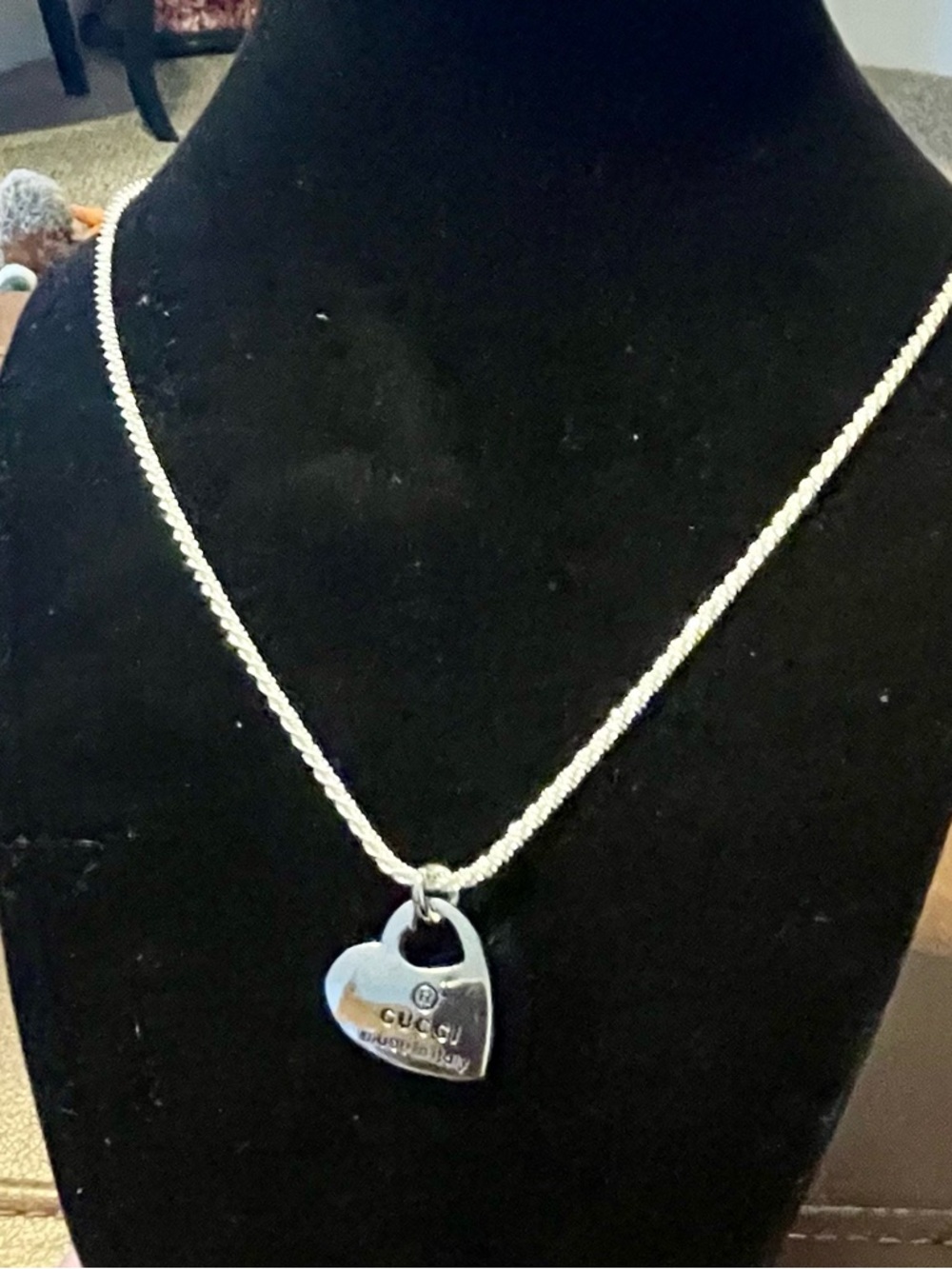 Gucci authentic Silver Heart Tag Necklace - Picture 2 of 5